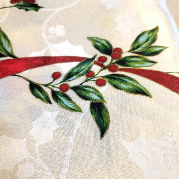 Vintage Christmas Tablecloth 82x58" Rectangle Red Holly Berry Pattern Shimmery - Picture 7 of 16